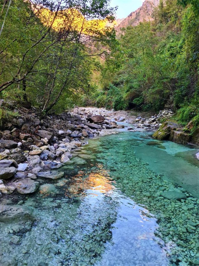 Incantevole Casa Sul Fiume, Relax E Natura Ai Piedi Della Alpi Apuane Massa  Exterior foto